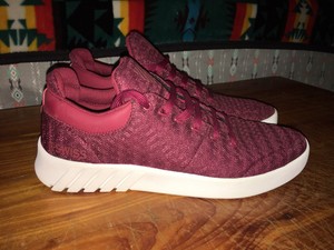 maroon k swiss