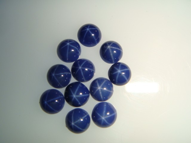 11 LINDE STAR SAPPHIRE CORNFLOWER BLUE 5 MM ROUNDS  7.3 CARATS