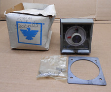 NEW EAGLE SIGNAL HQ902A6 ELECTRIC REPEAT CYCLE TIMER 120VAC 30 SECOND (2 AVAIL)