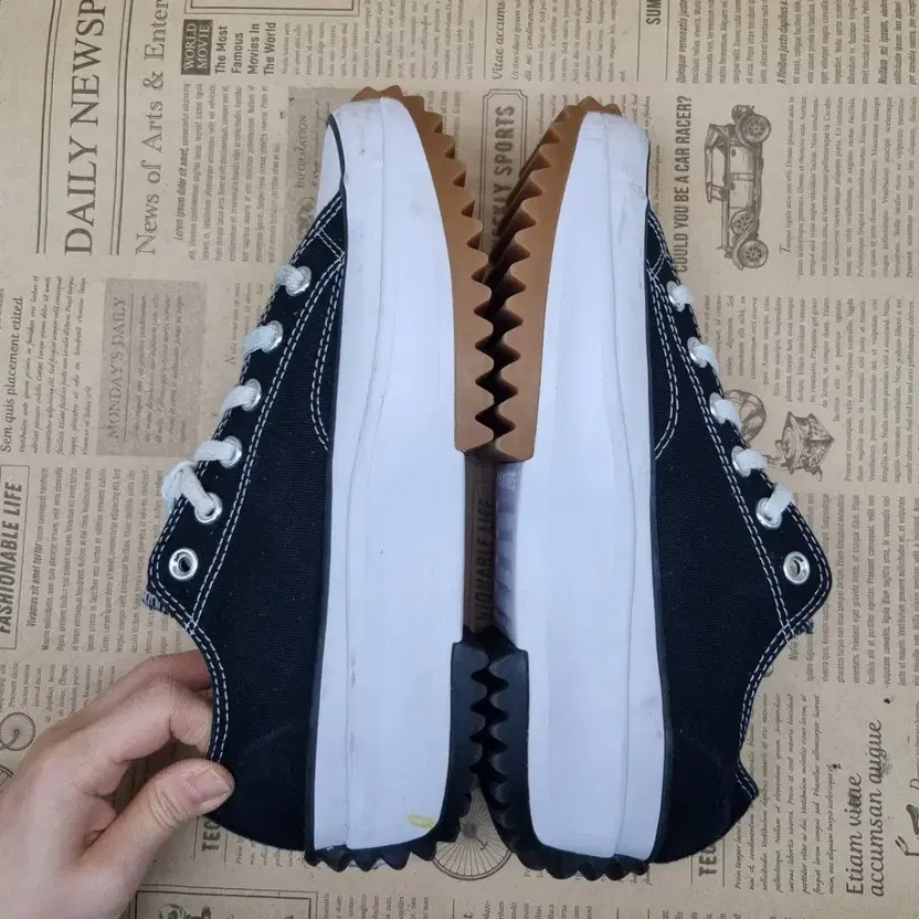 Converse Runstar Hike Low Sneakers 245 Lightly Used thumbnail 6