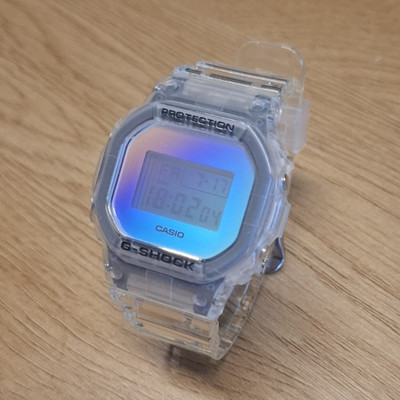 Casio G-SHOCK DW-5600SRS-7ER Digital Quarz Harz klar Alarm 200 m
