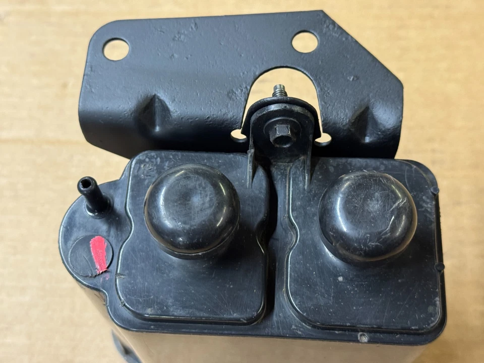 Tanque de combustible emisiones bote carbón SMOG escape Ford Mustang 87-93 fábrica Foto 2 de 4