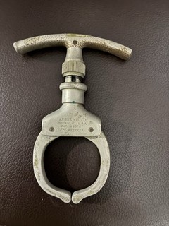 Vintage Antique ARGUS The Iron Claw Hand Cuff Restraint Device Chicago ILL USA