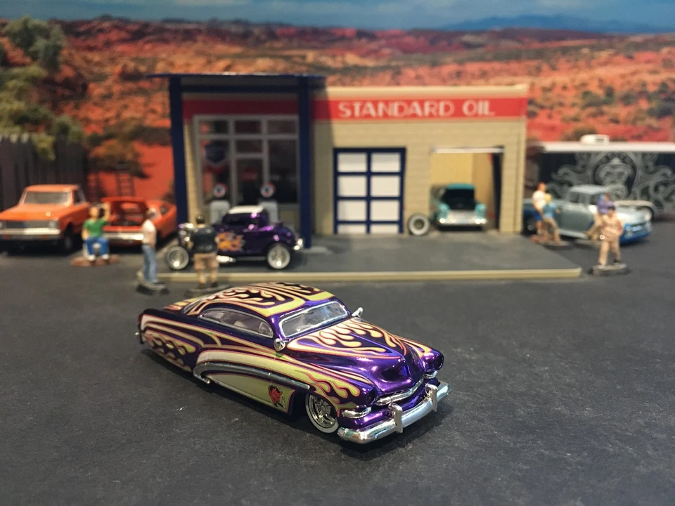 1:64 Hot Wheels 2006 Japan Show 1951 51 Merc Mercury фиолетовый с пламенем 1/2000 - Изображение 2 из 4