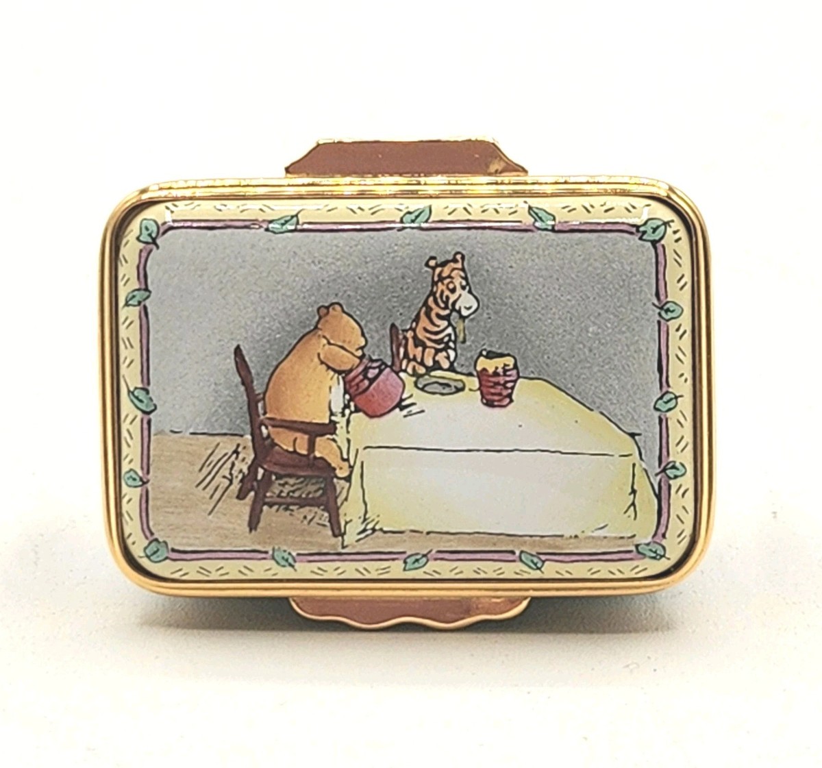 HALCYON DAYS ENAMELS プードル Halcyon Days-Disney - Winnie The Pooh 