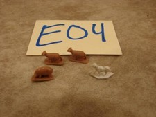 E04B VINTAGE HO SCALE RAILROAD SCENERY PIG SHEEP DOG