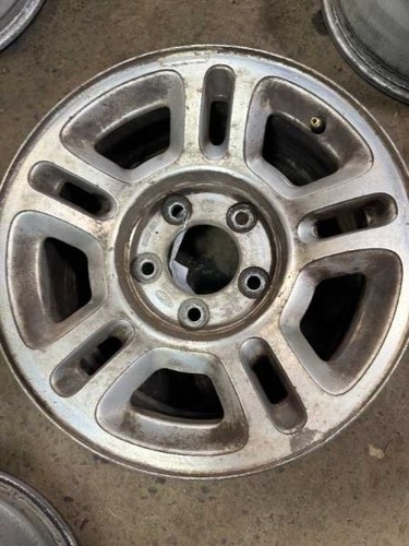 2000-2002 Ford Expedition OEM 16x7 Aluminum Wheel (14mm lug, 16mm hole) - Picture 3 of 4