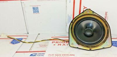 97 98 99 00 01 LEXUS ES300 ES 300 REAR PASS RIGHT DOOR SPEAKER