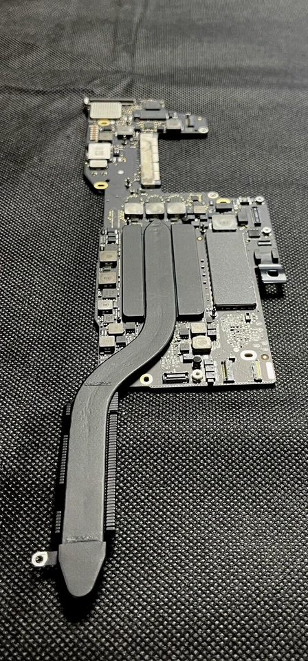 Apple MacBook Pro 13" A1708 2016 Logic Board i5 2.0GHz 8GB RAM OEM - Image 3 of 3