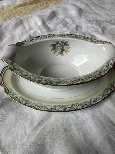 Noritake Creamer and Sugar Bowl - Picture 12 of 12