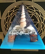 ORGONE PYRAMID, 130MM Orgone Nubian Pyramid Shungite Black Tourmaline Selenite