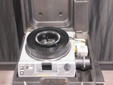 Kodak Ektagraphic IIIA Slide Projector Kit w/ Case, Trays, Lamps   Complete