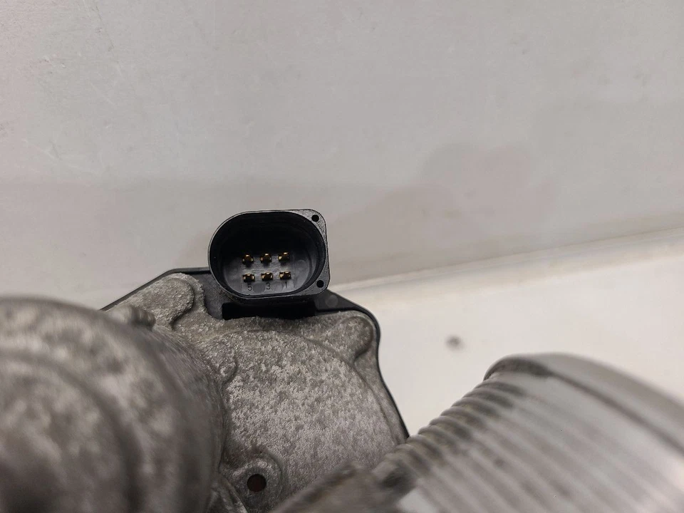 Audi Q5 2011 (2,0 L/AT) pedal acelerador - DBW/conducción por cable Foto 3 de 4