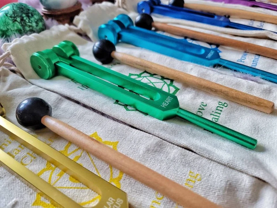 ESPADA SONORA El concepto de una "espada sonora" puede verse como una representación metafórica Foto 2 de 4