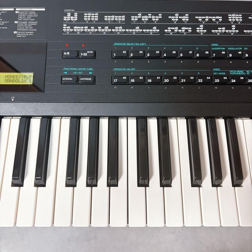 YAMAHA DX7II-FD "Hard Case Set" Synthesizer Vintage 61-Key Tested w/ Floppy, - Picture 7 of 12