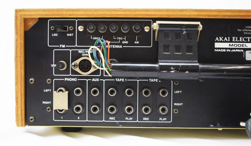 AKAI Stereo Receiver AA-1020 ohne Fernbedienung  Bastlerware / Defekt  251877 - Bild 4 von 4