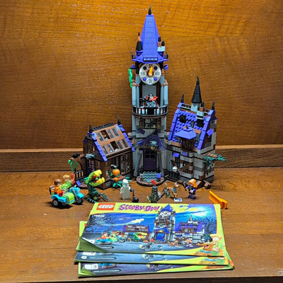 LEGO Scooby-Doo Mystery Mansion 75904 Nearly Complete Set w/ Instructions