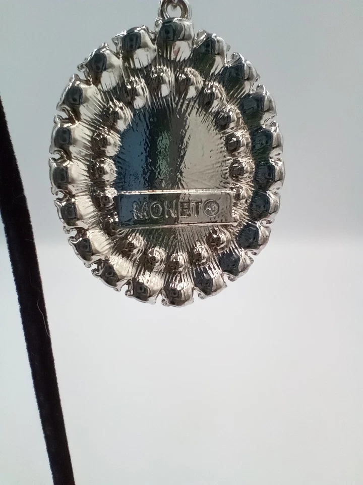 Винтажные серьги Monet с прозрачными стразами и синим искусственным жемчугом серебристого цвета - Изображение 4 из 4