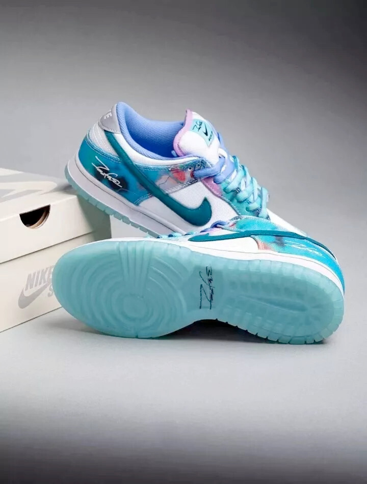 Nike Dunk SB Low x Futura Laboratories Bleached Aqua M7/W8.5 | eBay