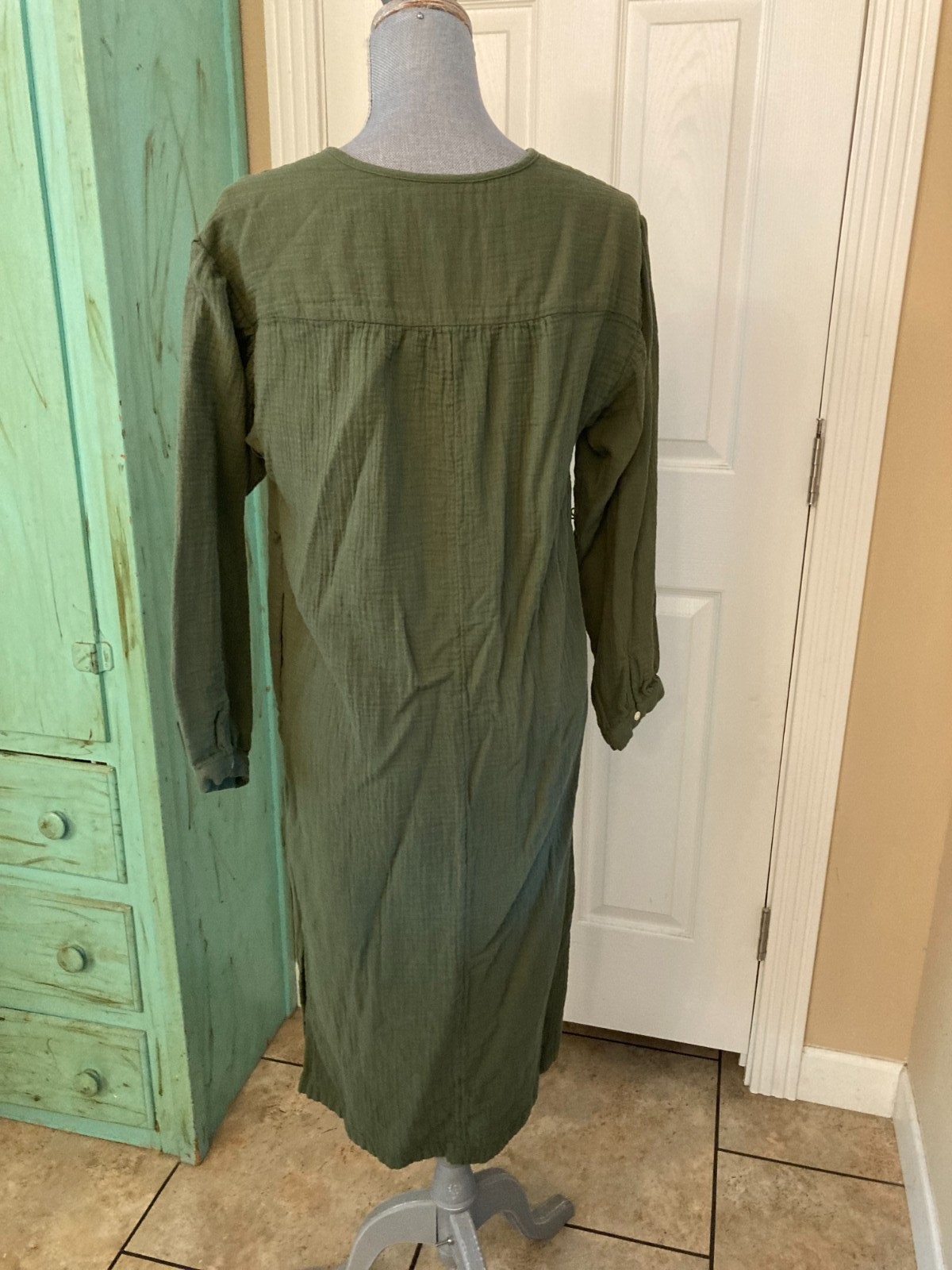 UNIVERSAL THREADS, LONG SLEEVE, BUTTONED, SHIFT L… - image 5