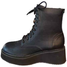 women boots Black Lace up