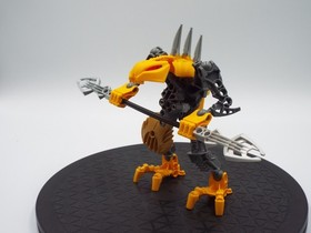 LEGO BIONICLE STARS RAHKSHI (7138) COMPLETE WITH GOLD ARMOR *FREE SHIPPING*