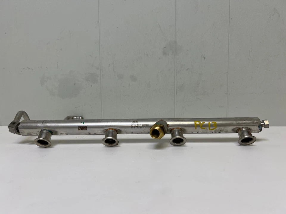 2013-2016 AUDI RS5 4.2L - LEFT FUEL RAIL 079133315AT (MK) Foto 4 de 4