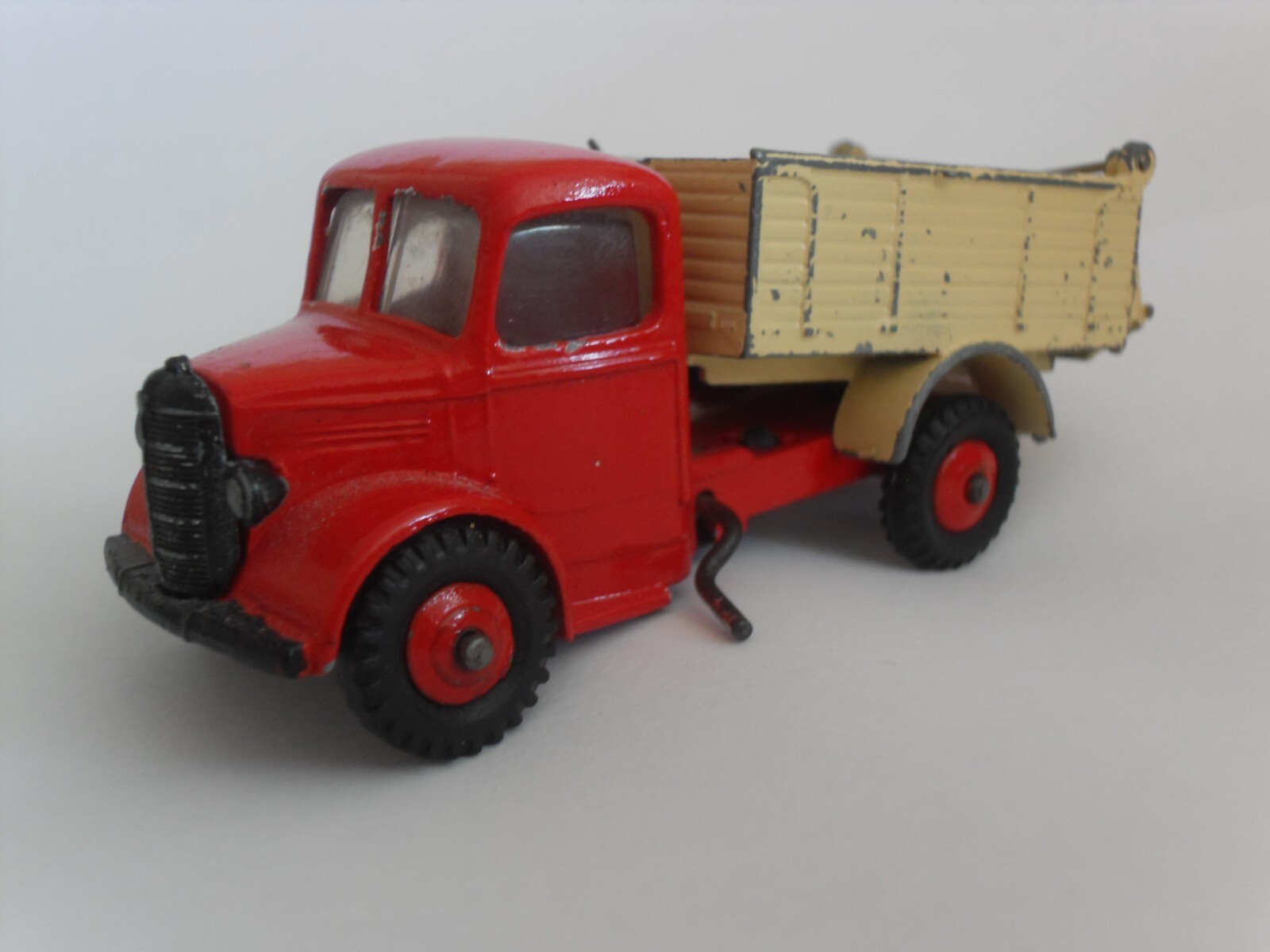 DINKY TOYS ANGLETERRE REF 410 BEDFORD VAN MJ HIRE SERVICE QUASI NEUF SANS BOITE