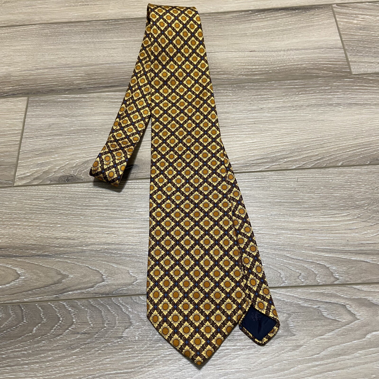 VTG Brooks Brothers Mens Gold Floral 100% Silk Necktie Handmade In USA 3.5”