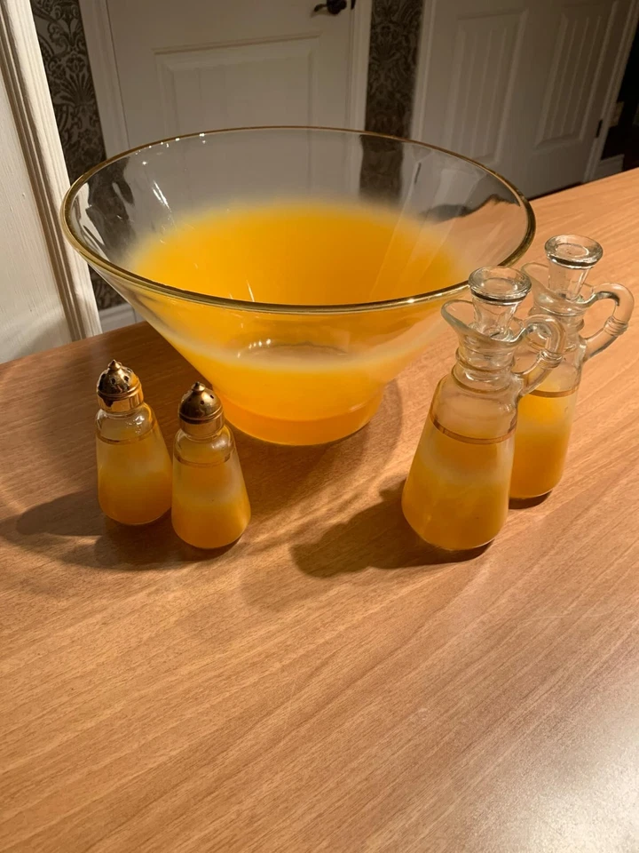 Cristalería Blendo vintage en naranja. Cuenco, cruetas y agitadores. Foto 2 de 4