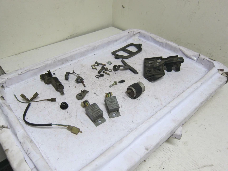 1981 Honda Silver Wing 500 GL500 OEM ENGINE MOUNTING BOLTS HARDWARE MOTOR SCREWS Foto 4 de 4