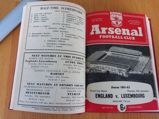 1961/62 UNOFFICIAL ARSENAL BOUND VOLUME OF ALL FIRST TEAM PROGRAMES PLUS OTHERS