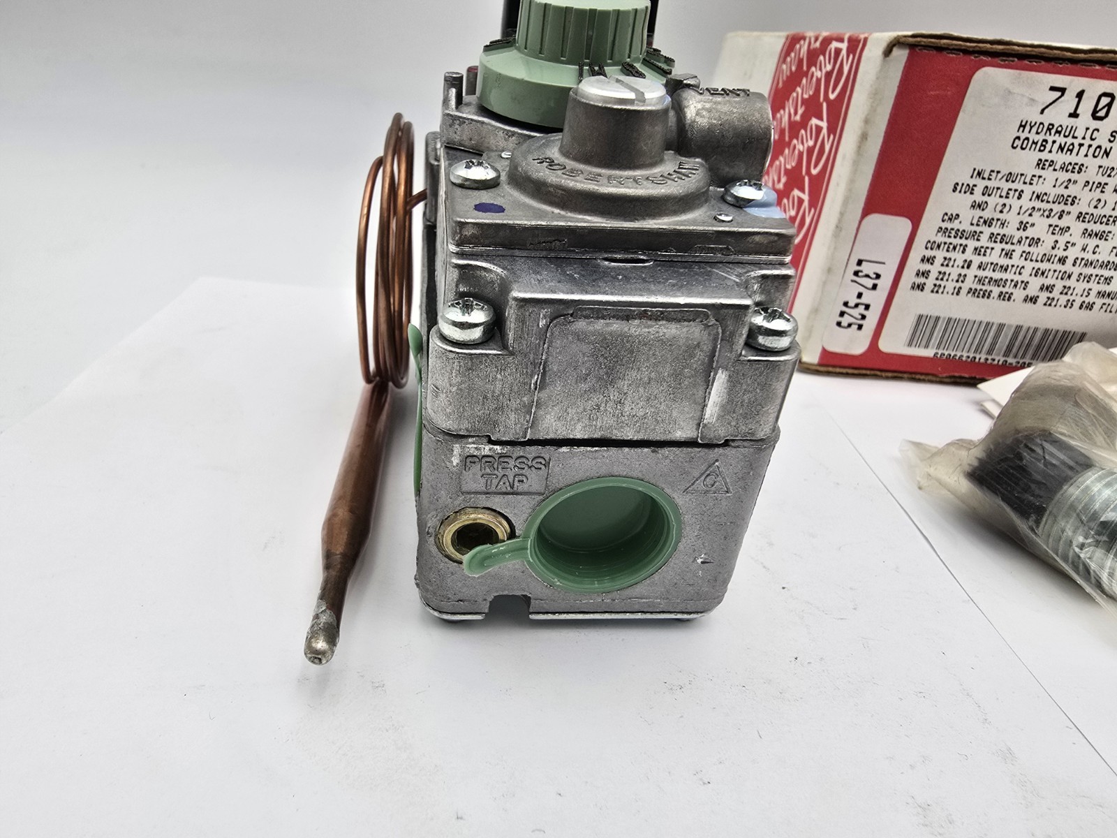 Robertshaw 710-205 Hydraulic Snap Action Combination Gas Valve