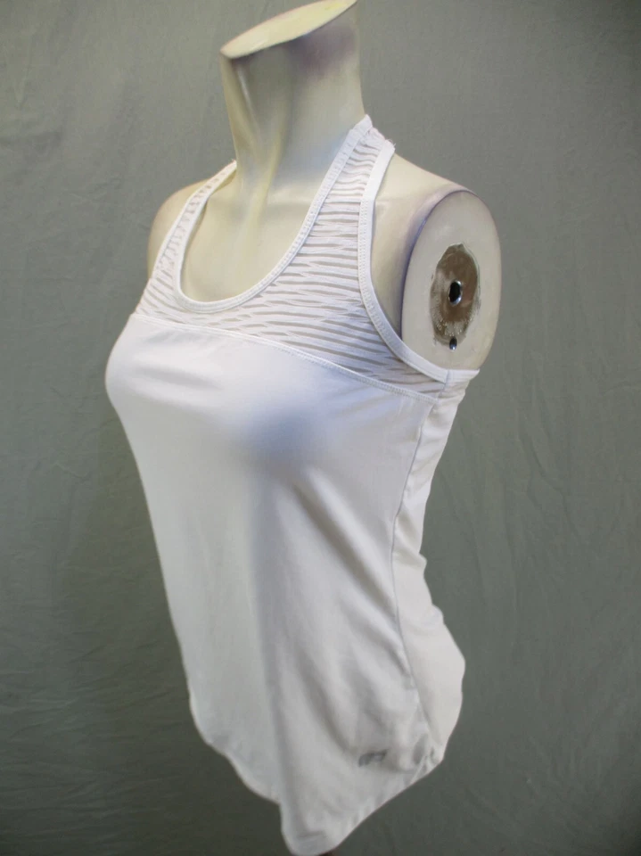 Camiseta sin mangas deportiva ajustada con cuello redondo de malla blanca talla S de MARIKA 597 Foto 3 de 4