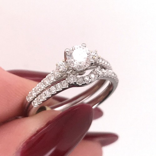 0.87ct Round Brilliant Cut Diamond Wedding Set in 14k White Gold - Foto 3 di 5