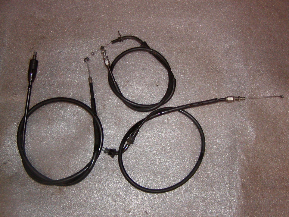Suzuki GSF 600 Bandit 1998 Gaszüge Kupplungszug throttle clutch cables - Bild 1 von 1