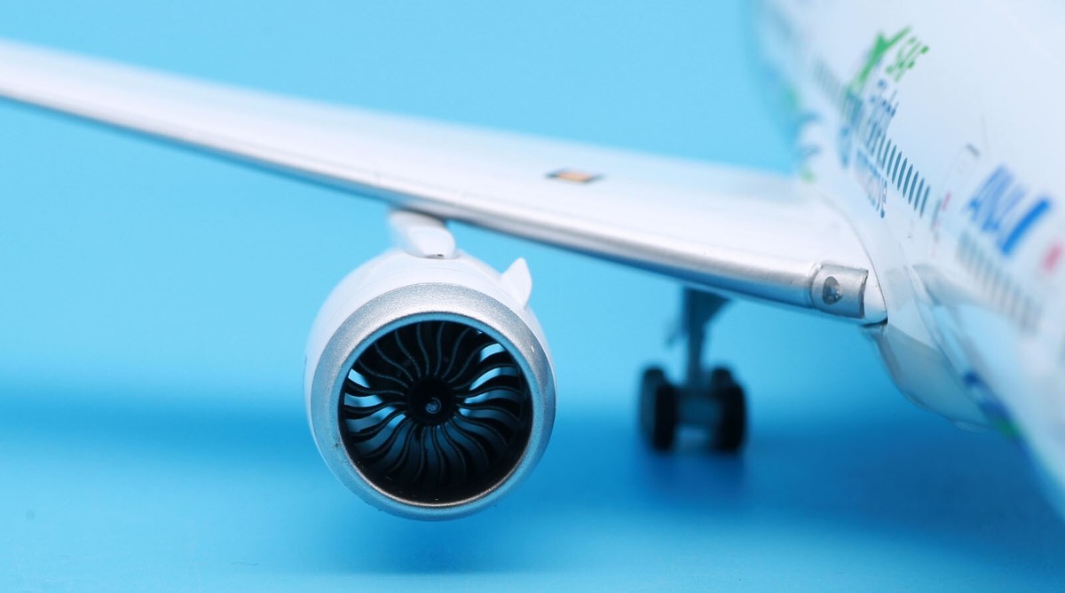 JC Wings 1:200 All Nippon Airways ANA Boeing 787-8 Diecast JC Wings 1:200 All Nippon Airways ANA Boeing 787-8 Diecast