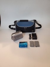 Canon ELURA 100 Digital Video Camcorder 20X Opt Zoom w/ Bag, Battery Charger