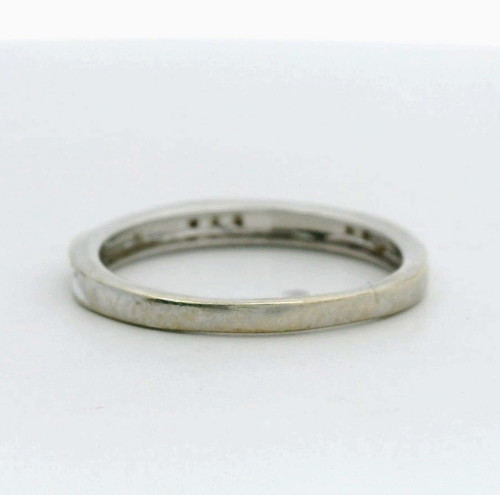 9ct White Gold Ring Diamond 0.04ct Stones Size J 1/2 375 Stamped 1.5g - Picture 3 of 9
