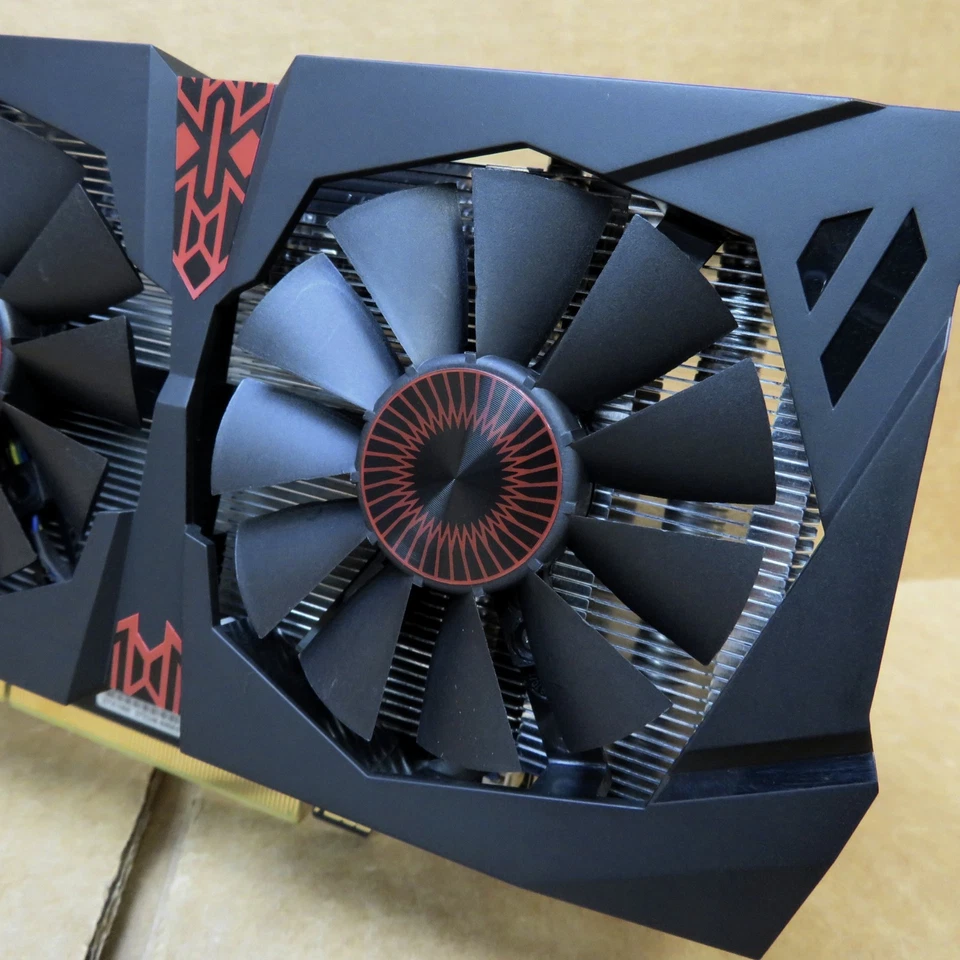 ASUS ROG STRIX OC GeForce GTX 1060 w/6 GB GDDR5 Memory and DirectCU II Cooler - Image 2 of 4