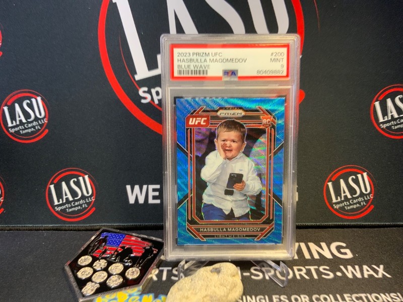 2023 PANINI PRIZM UFC BLUE WAVE #200 HASBULLA MAGOMEDOV PSA 9
