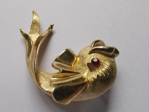 Broche Poisson Dorée Avec Strass Rouge - Dimensions 5x1,5 Cm, Très Bon État, Occasion