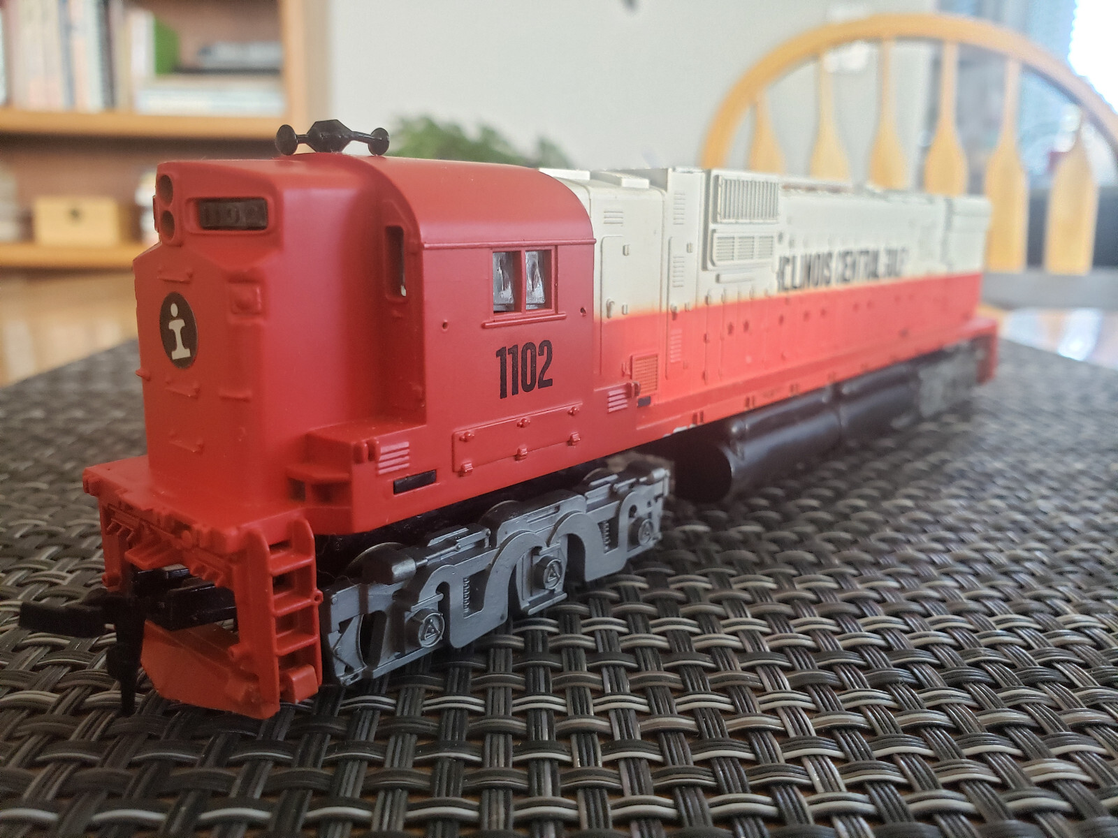 Vintage HO scale TYCO ICG Alco super 630 #1102 Diesel Locomotive