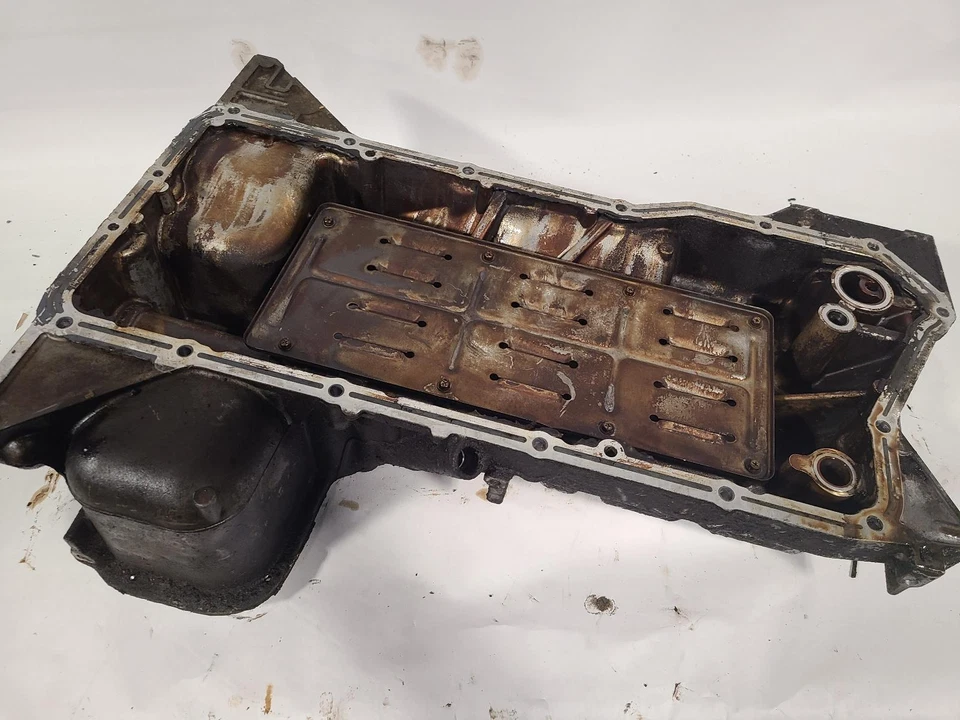 Used Upper Engine Oil Pan fits: 2005 Nissan Armada upper Upper Grade A - Image 2 of 4