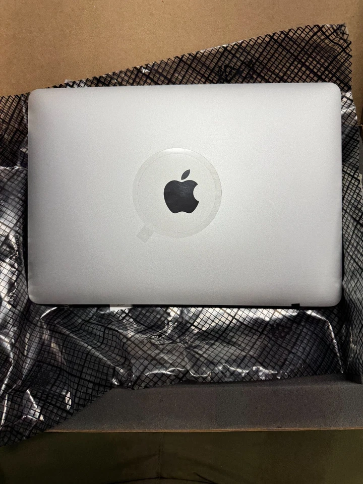 Apple MacBook Retina 12" 2015 A1534 LCD  assembly 661-02241 Silver - Image 2 of 4