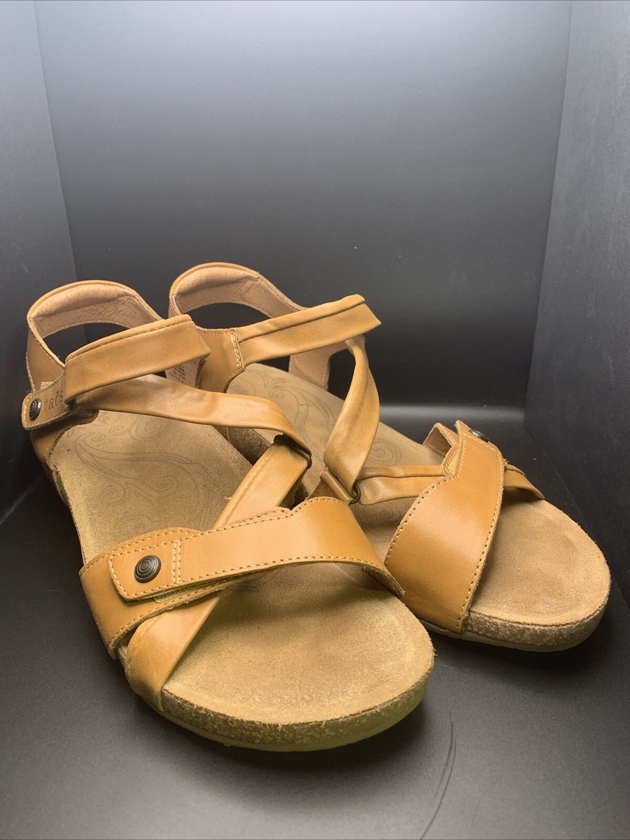 TAOS Universe Size 41 Camel Brown Leather Women Sandals MSRP  $189