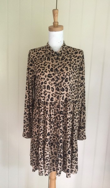 DRESS Tiered Mini Long sleeve Shirt Leopard print Collar Button front Sz S Chic