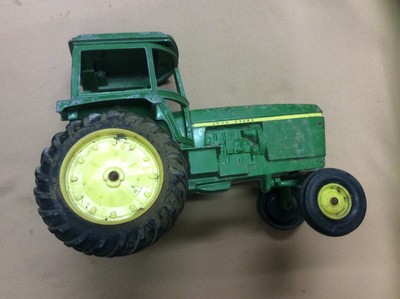 vintage ertl john deere toy tractor