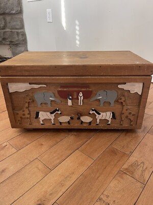 Vtg 70s Noah s Ark Toy Box Wood Handmade Carved Painted Chest Hinged Lid USA