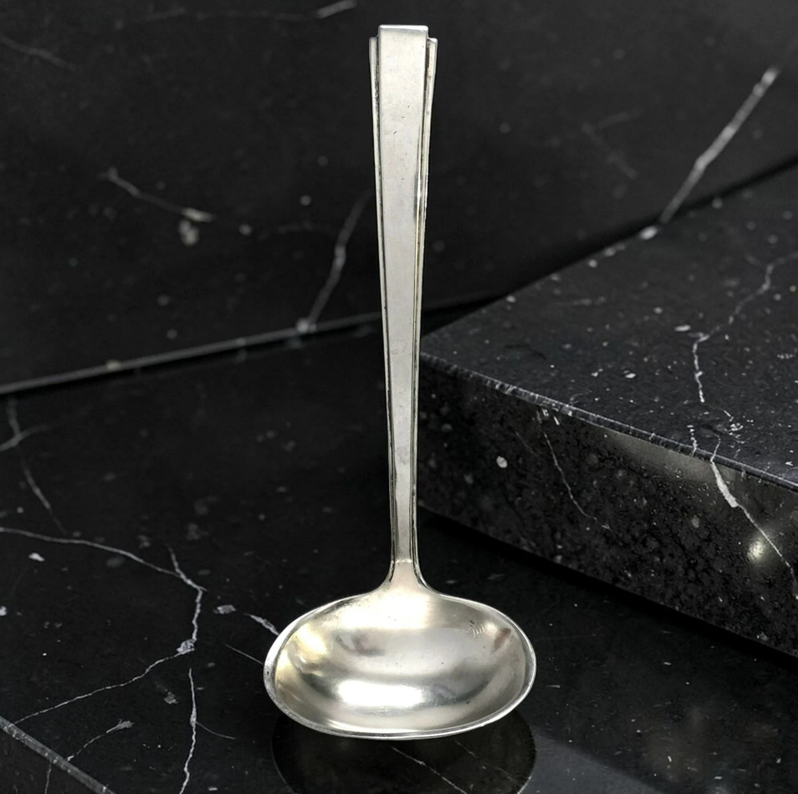 1934 Lund Sterling Silver Ladle Modern Classic Serving Gravy Sauce Soup 54g VTG
Opens in a new windo